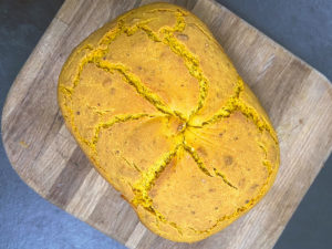 Oak Chopping Board Turmeric Loaf